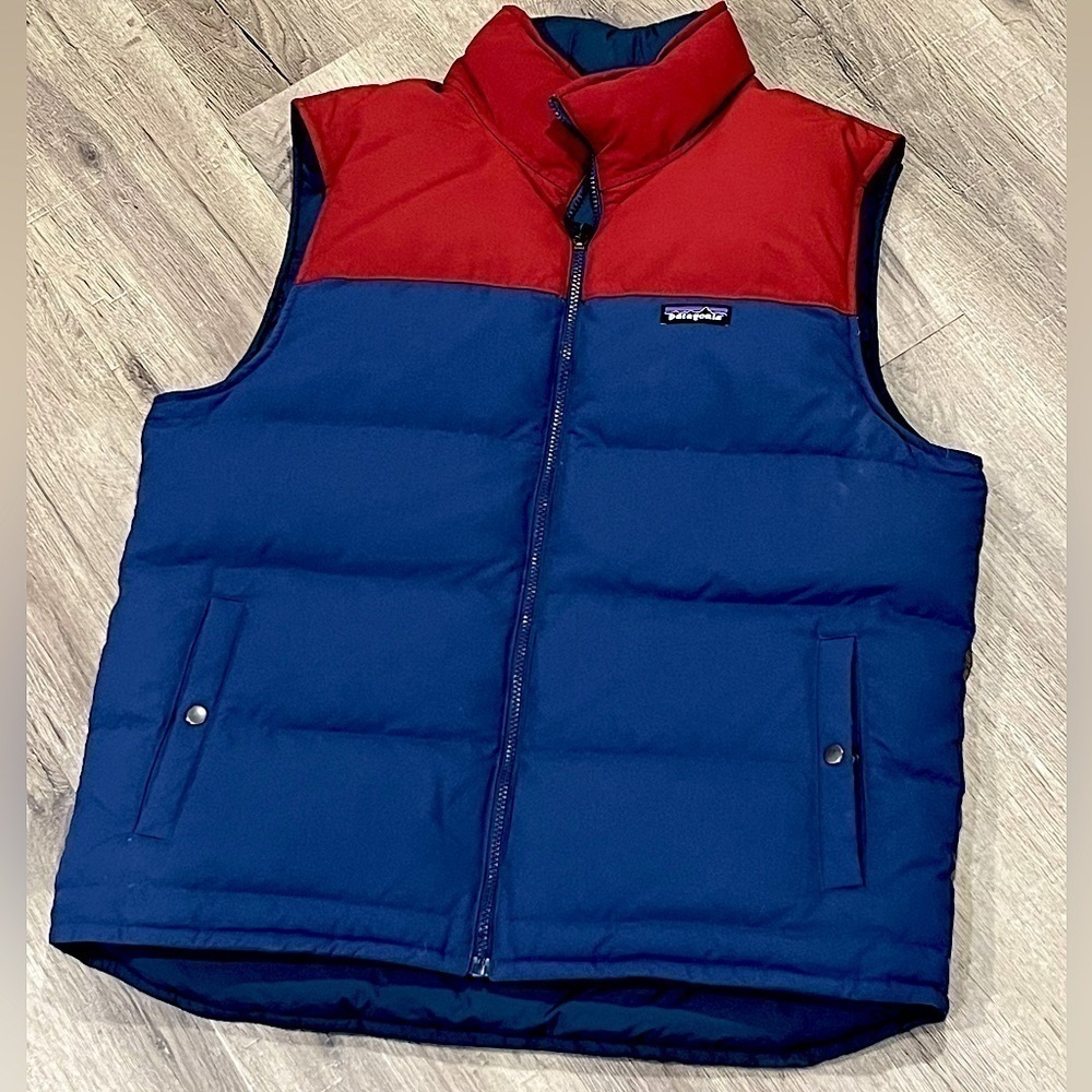 Men’s Patagonia Medium Down Reversible Bivy Navy & Red Insulated Vest Coat EUC